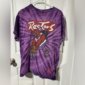 Men’s Large Mitchel & Ness Vintage Raptors T-Shirt